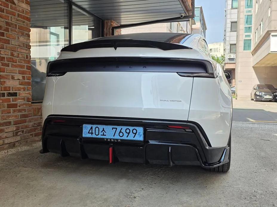 Tesla Model Y — фото 9
