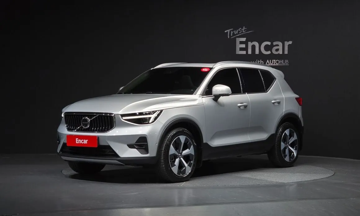 Volvo XC40 — фото 1