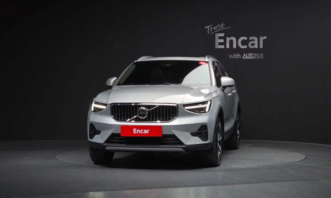 Volvo XC40 — фото 4