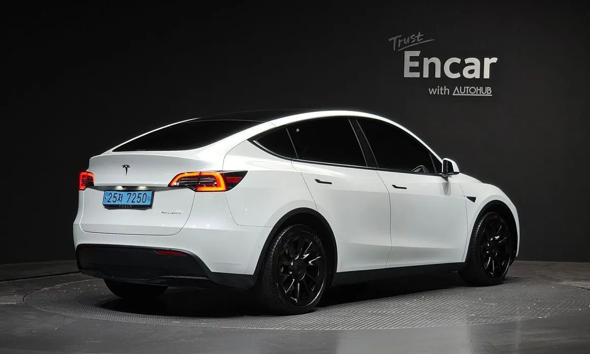 Tesla Model Y — фото 5