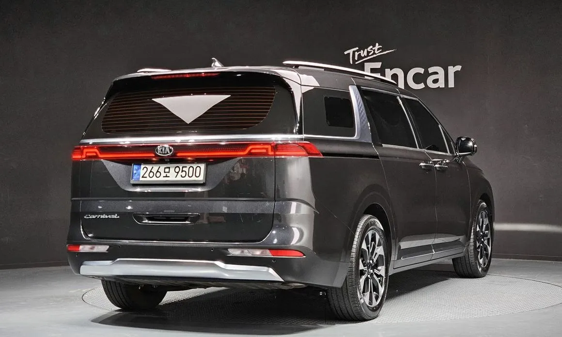 Kia Carnival — фото 3
