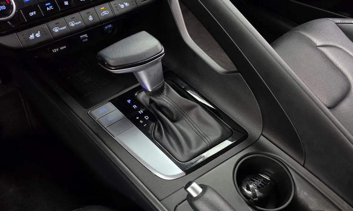 Hyundai AVANTE — фото 8
