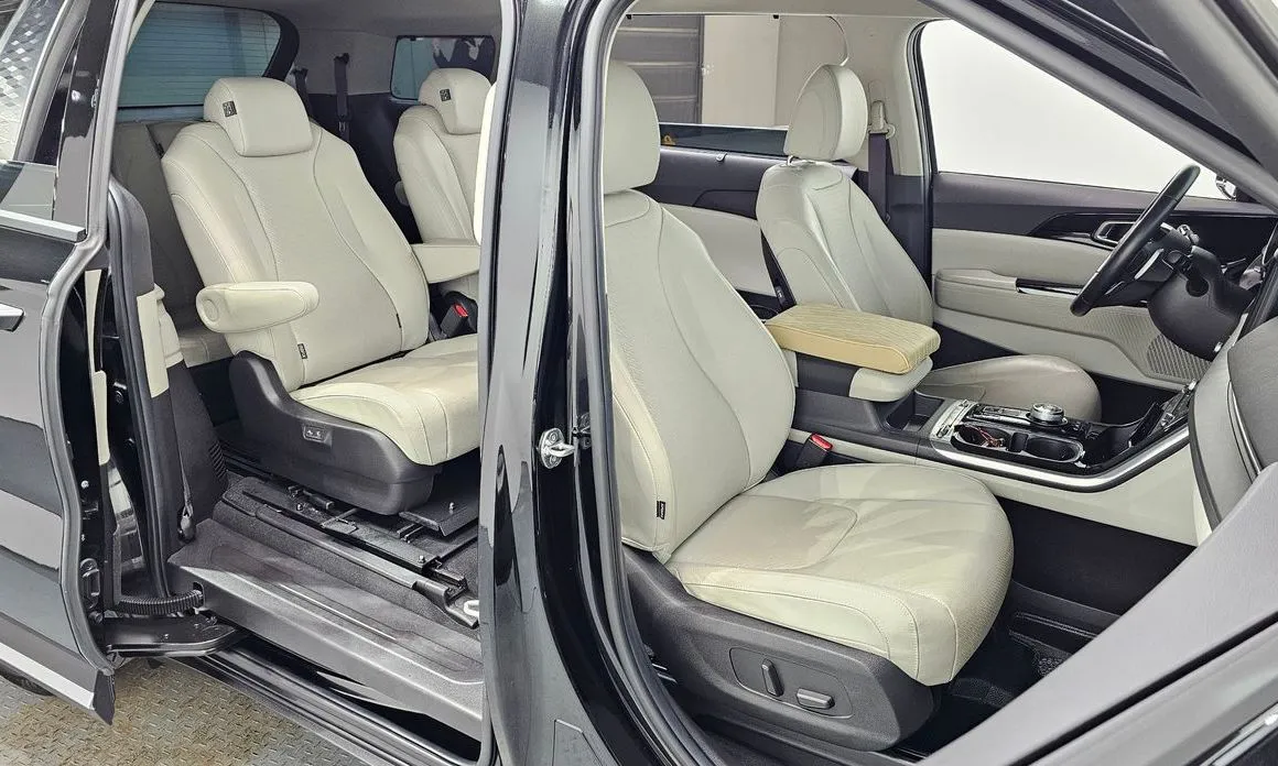 Kia Carnival — фото 10