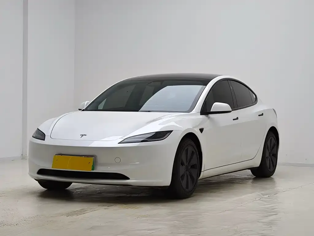 Tesla Model 3 — фото 1