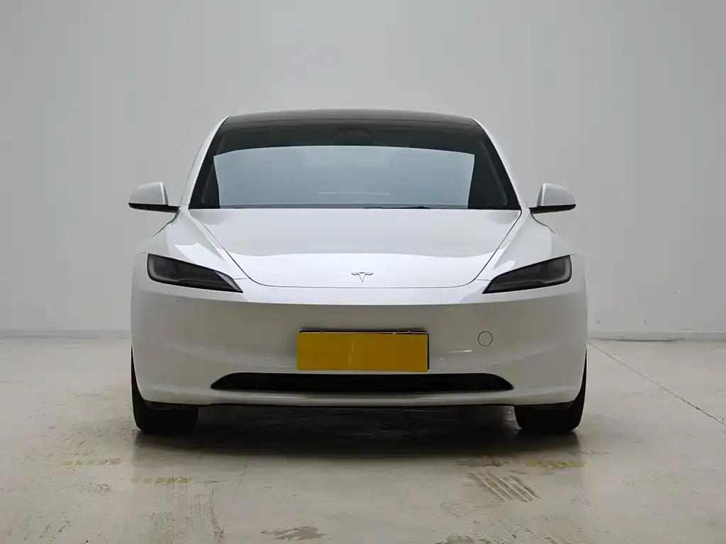 Tesla Model 3 — фото 2