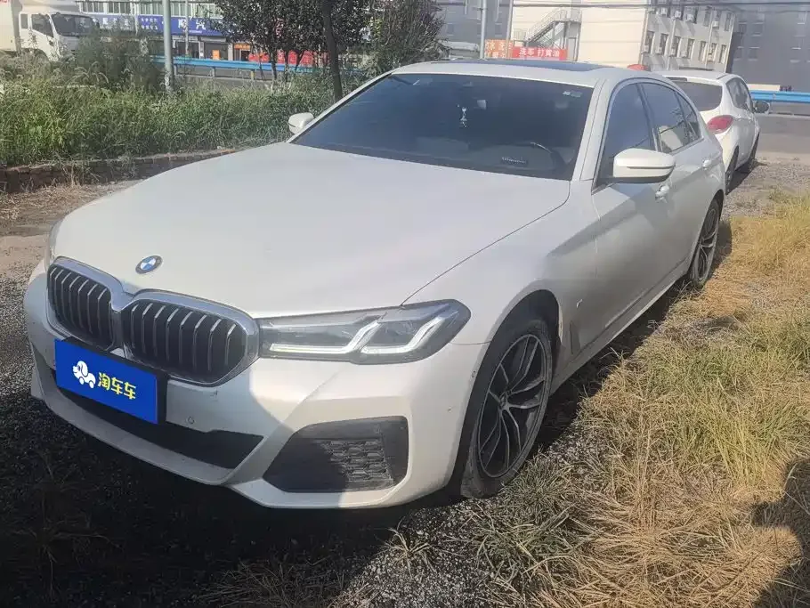 BMW 5 Series — фото 1