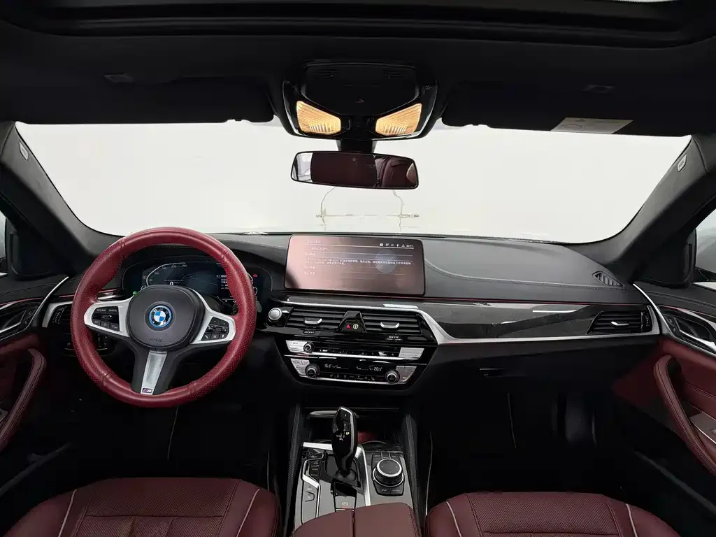 BMW 5 Series New Energy — фото 9