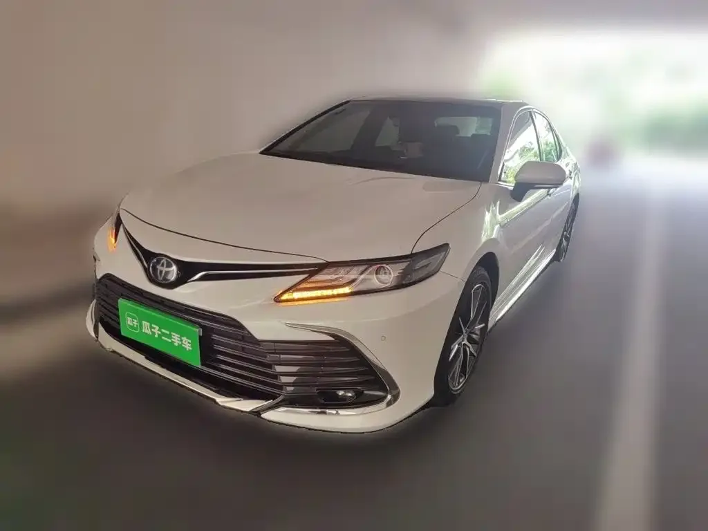 Toyota Camry — фото 3