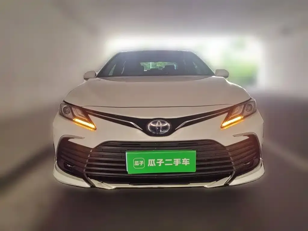 Toyota Camry — фото 7