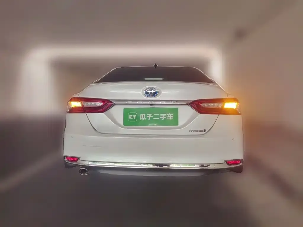 Toyota Camry — фото 9