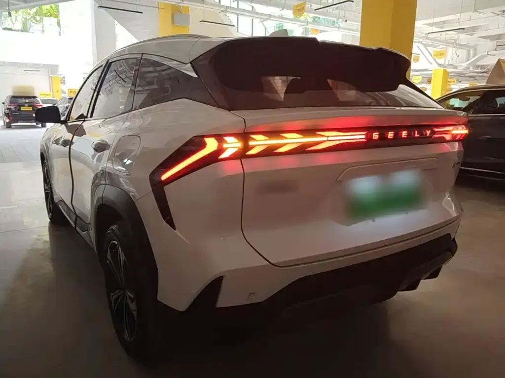 Geely Galaxy L7 — фото 10