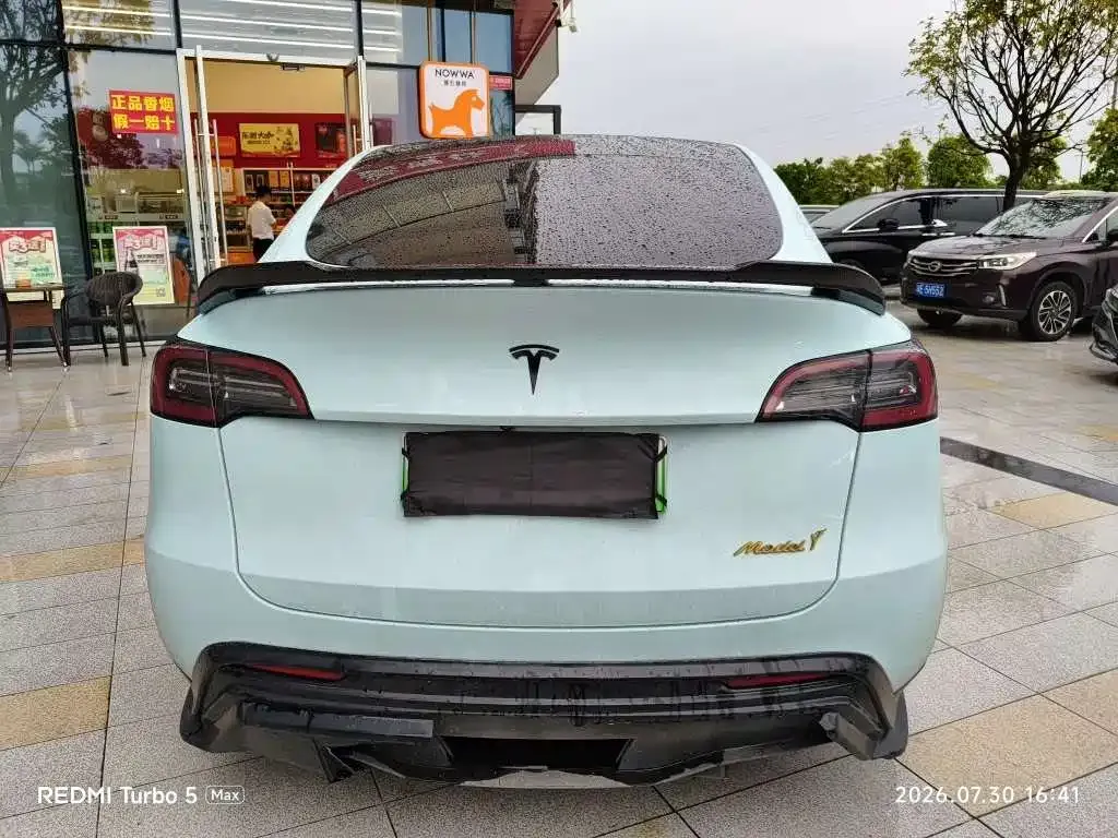 Tesla Model Y — фото 9