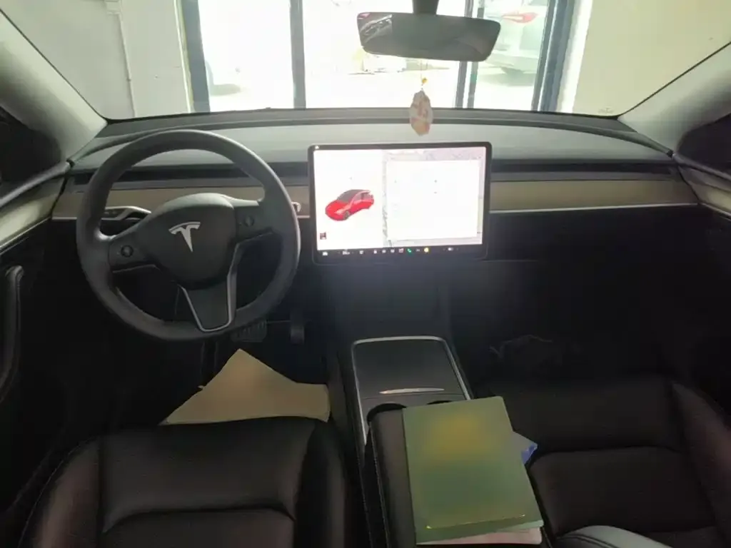 Tesla Model Y — фото 6