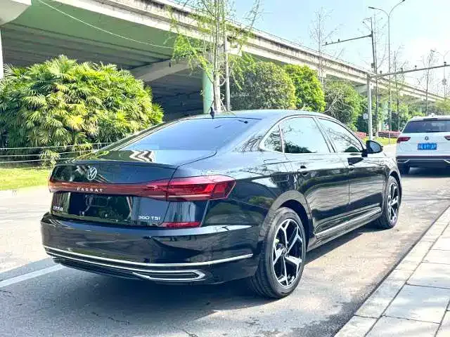 Volkswagen Passat — фото 6
