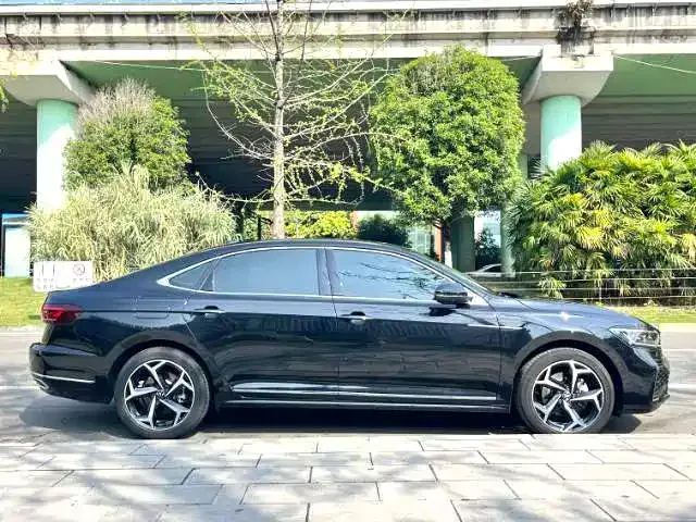 Volkswagen Passat — фото 7