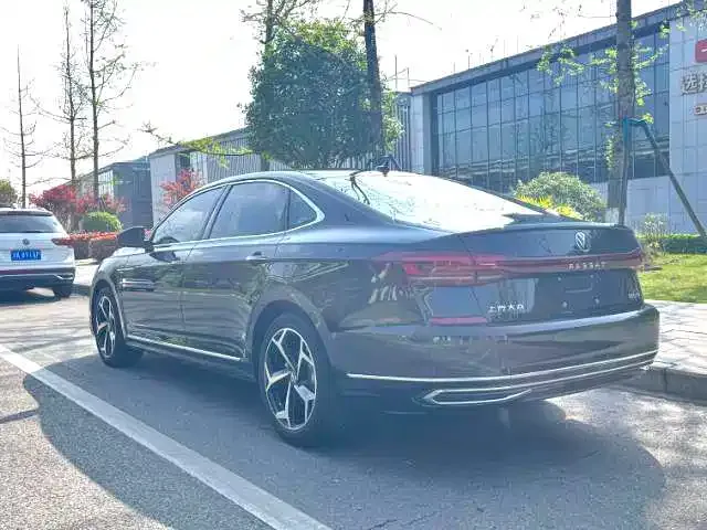 Volkswagen Passat — фото 5