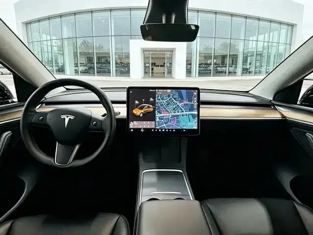 Tesla Model Y — фото 4