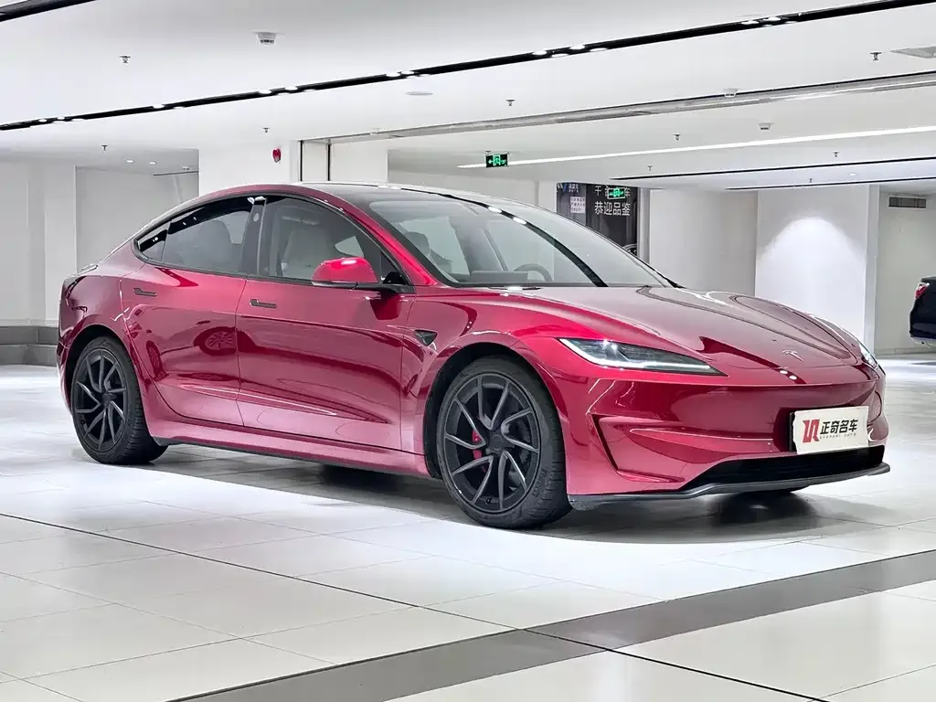 Tesla Model 3 — фото 7