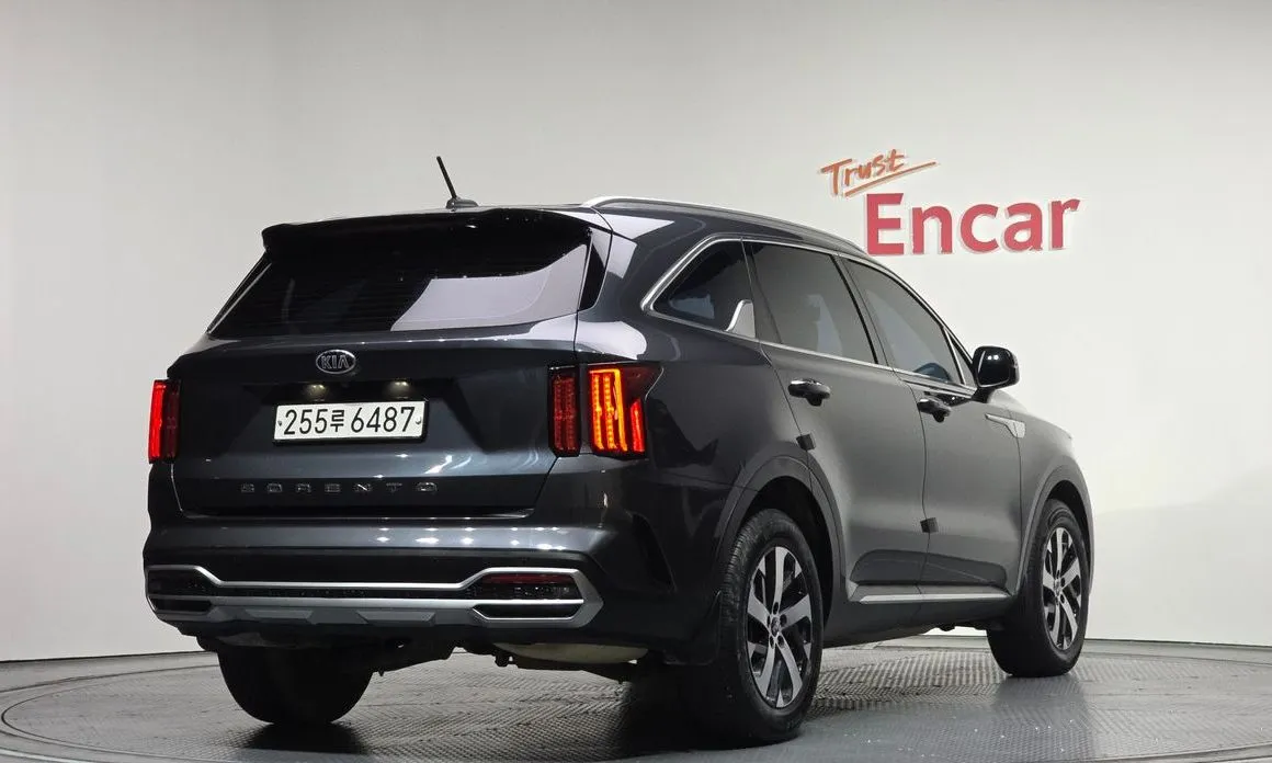 Kia Sorento — фото 9
