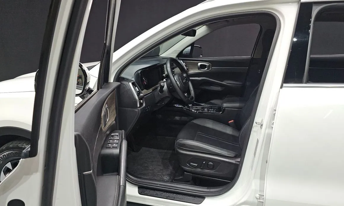 Kia Sorento — фото 7