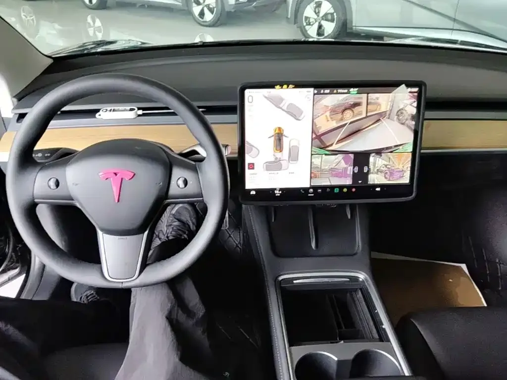 Tesla Model 3 — фото 3