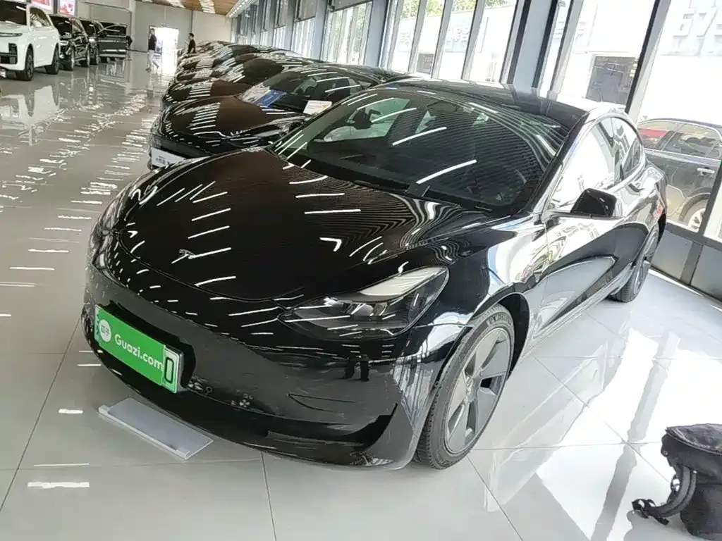 Tesla Model 3 — фото 10