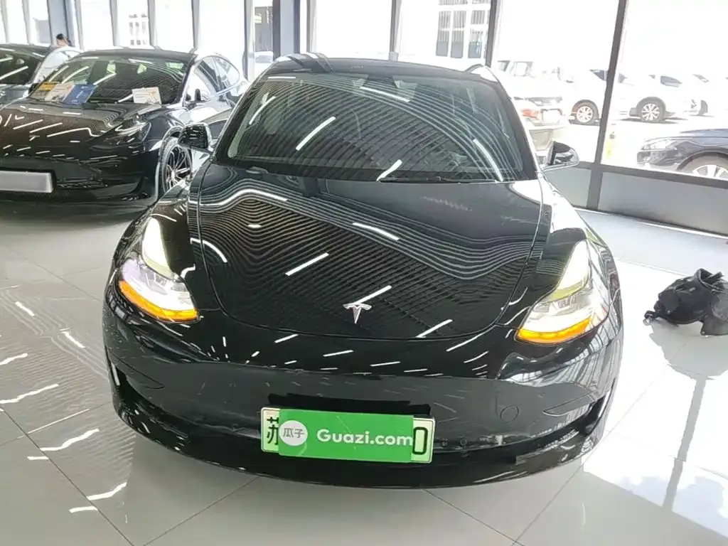 Tesla Model 3 — фото 4