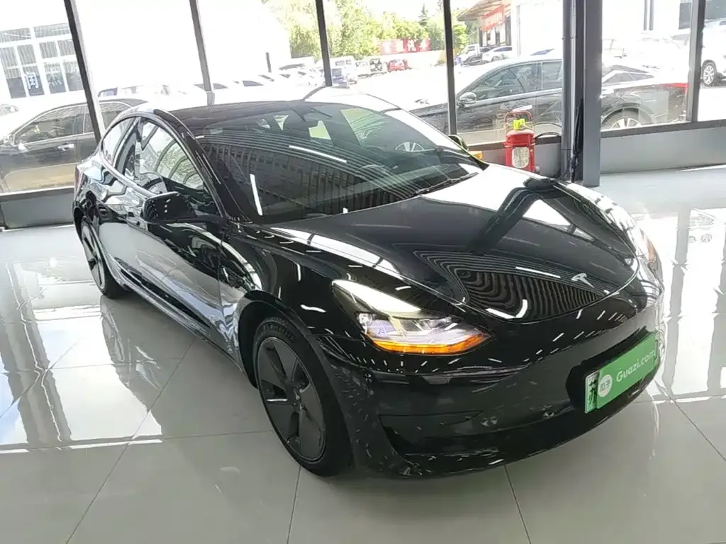 Tesla Model 3 — фото 6