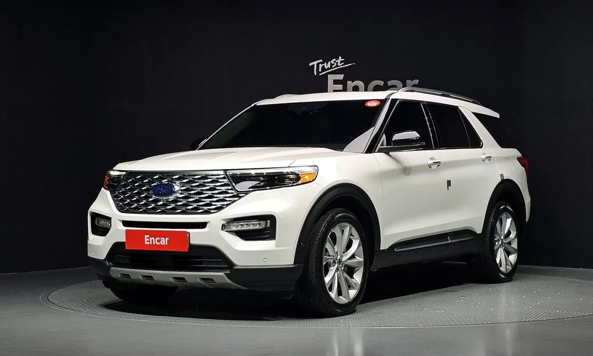 Ford Explorer — фото 1