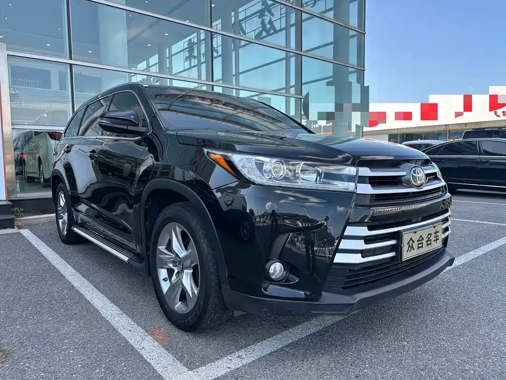 Toyota Highlander — фото 10
