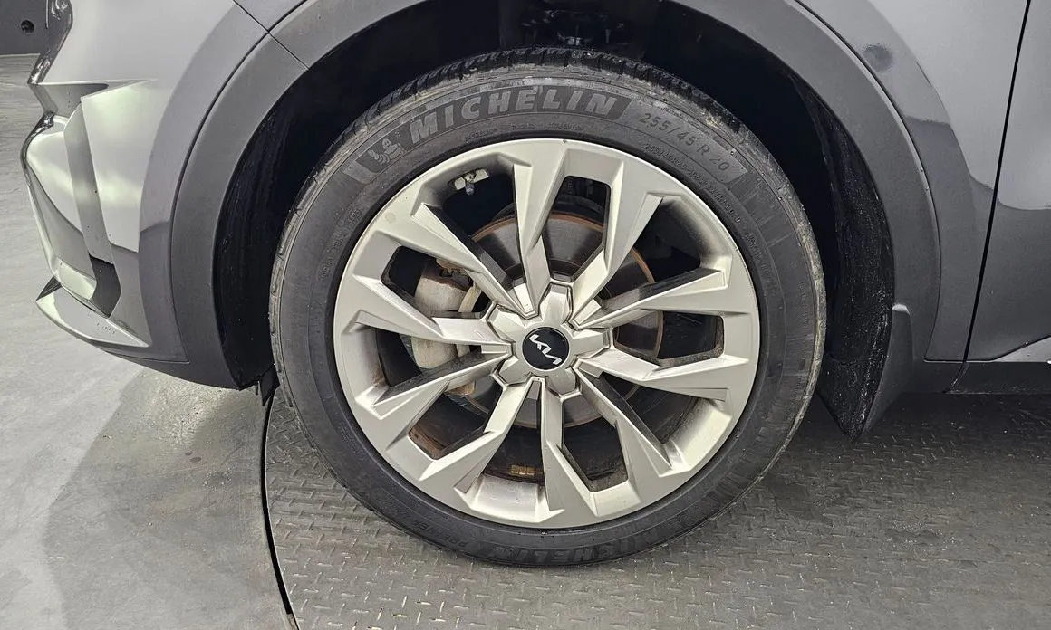 Kia Sorento — фото 10