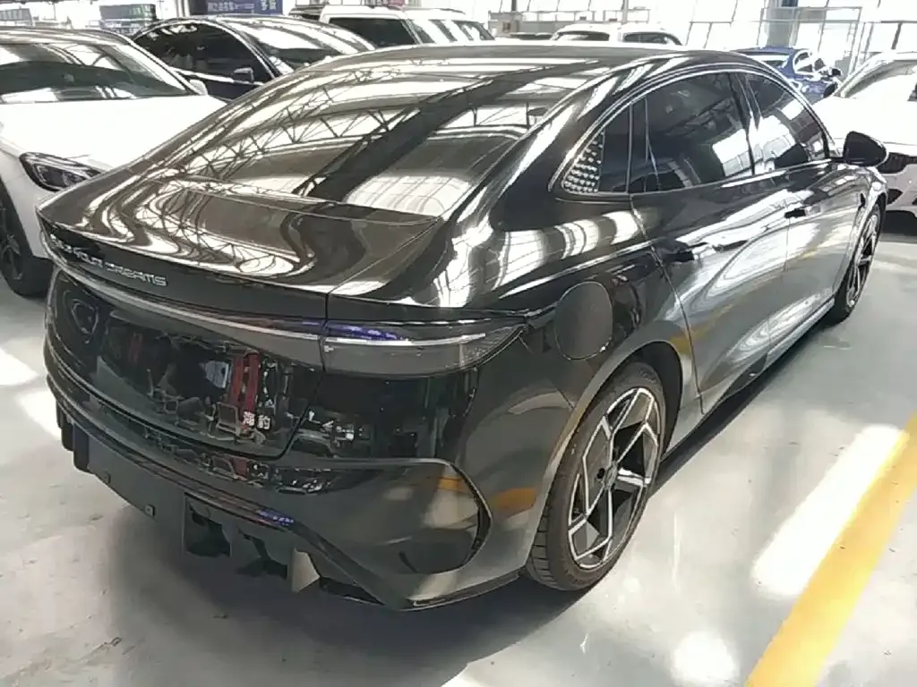 BYD Seal — фото 4