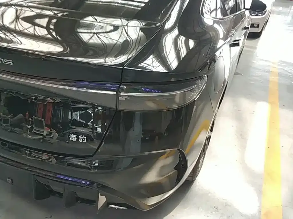 BYD Seal — фото 8