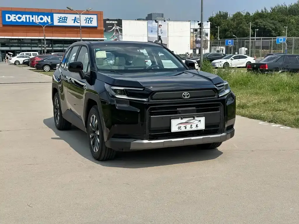 Toyota RAV4 — фото 7