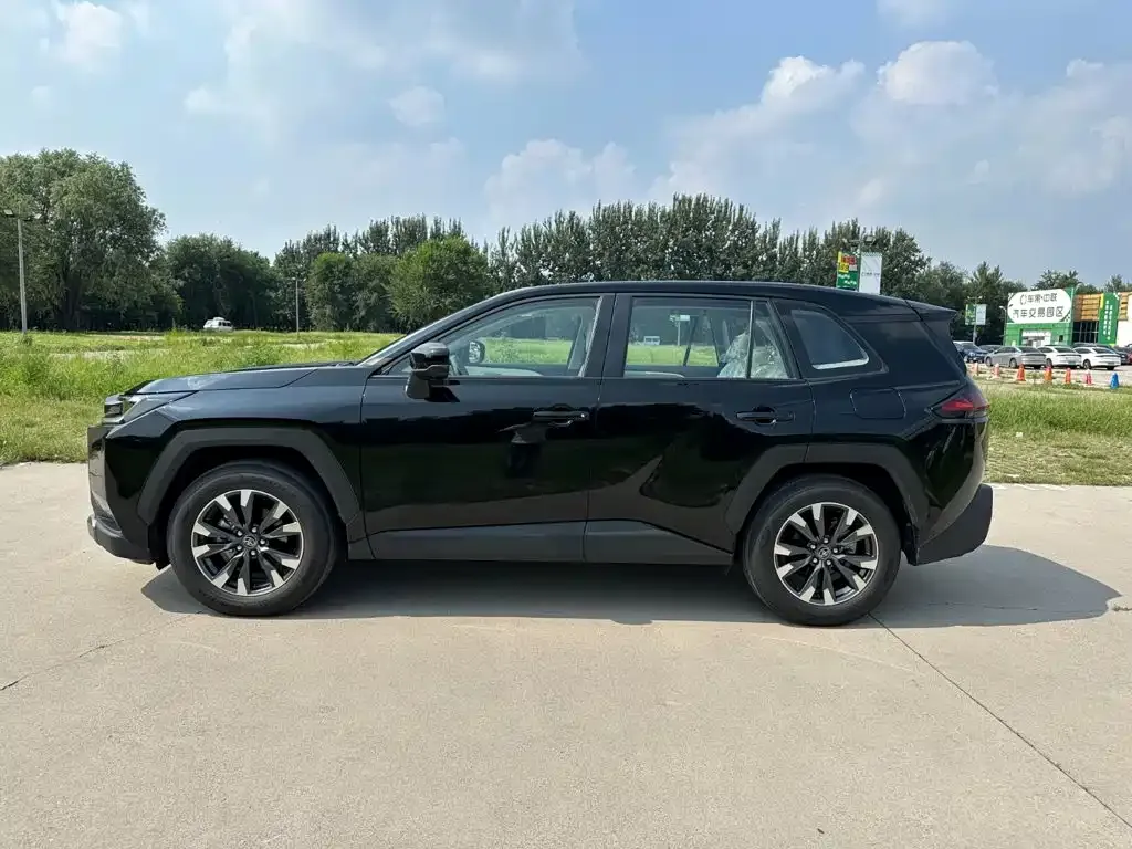 Toyota RAV4 — фото 2