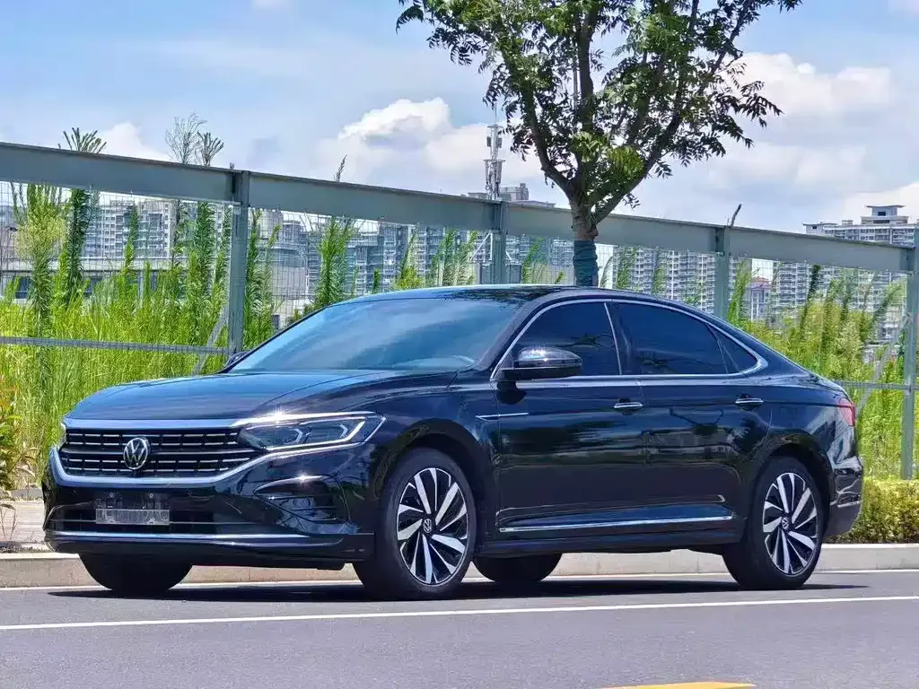 Volkswagen Passat — фото 1