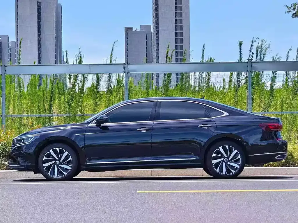 Volkswagen Passat — фото 3