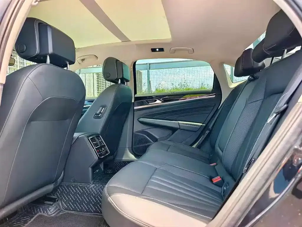 Volkswagen Passat — фото 4