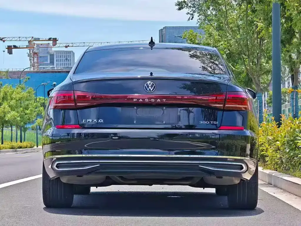 Volkswagen Passat — фото 9