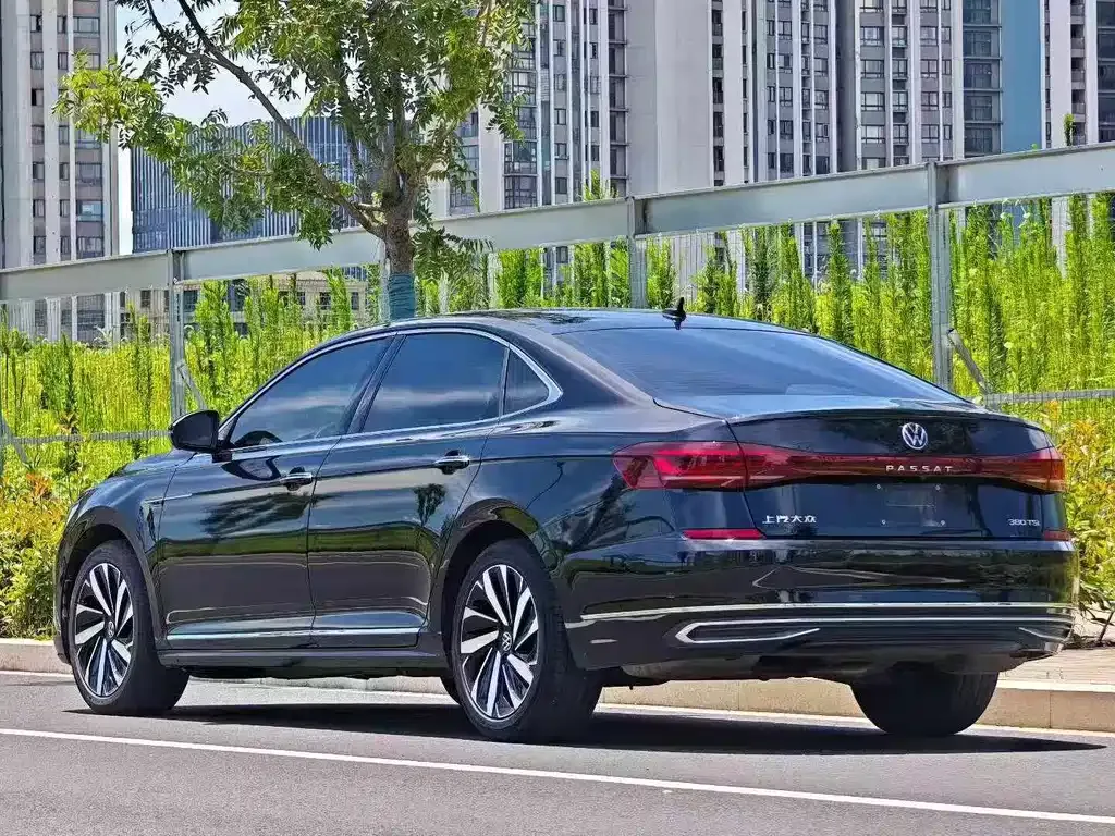 Volkswagen Passat — фото 7