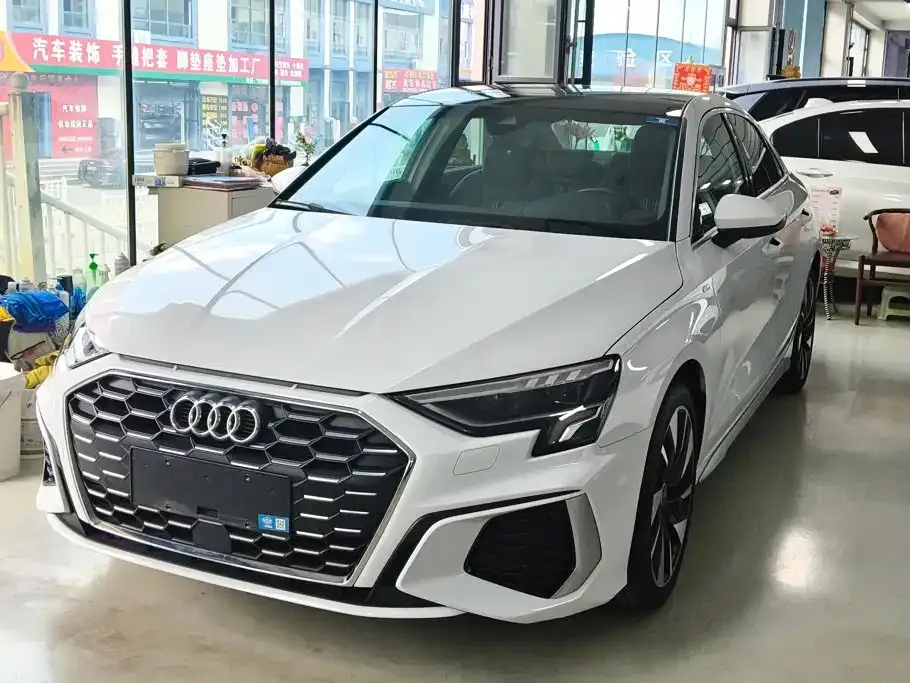 Audi A3 — фото 1