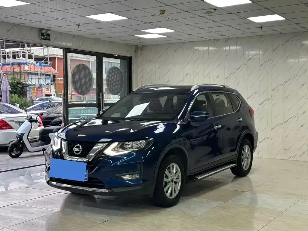 Nissan X-Trail — фото 1