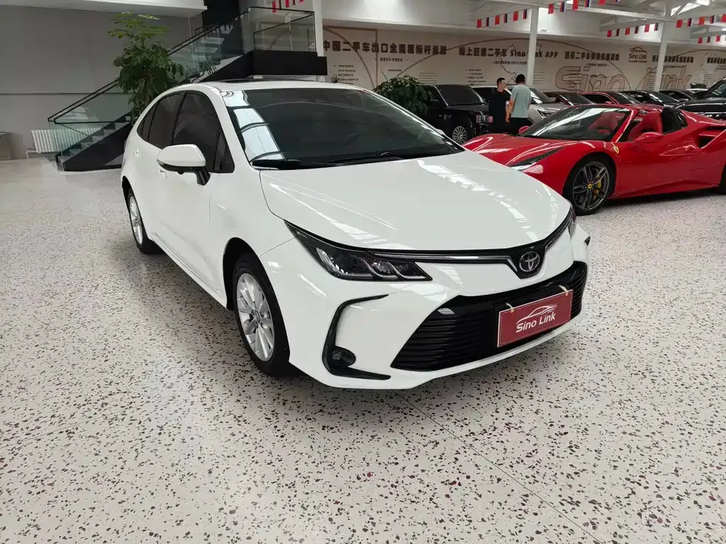 Toyota Corolla — фото 10