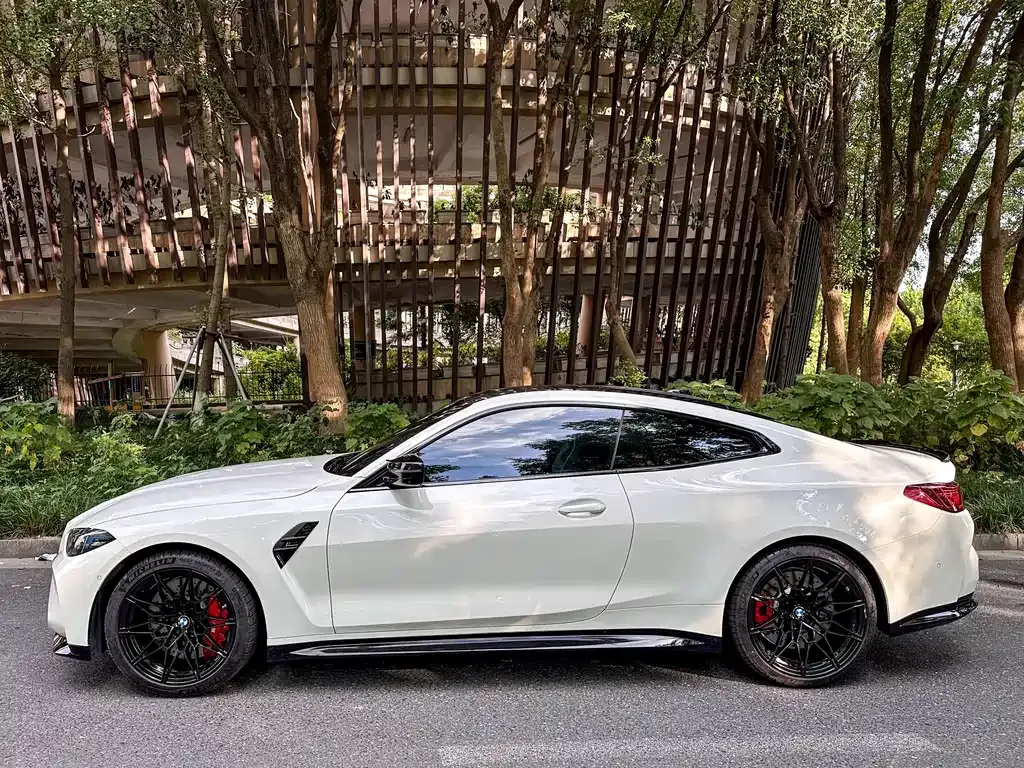 BMW M4 — фото 10
