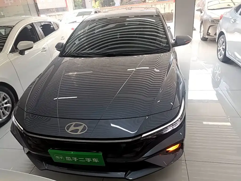 Hyundai Elantra — фото 7