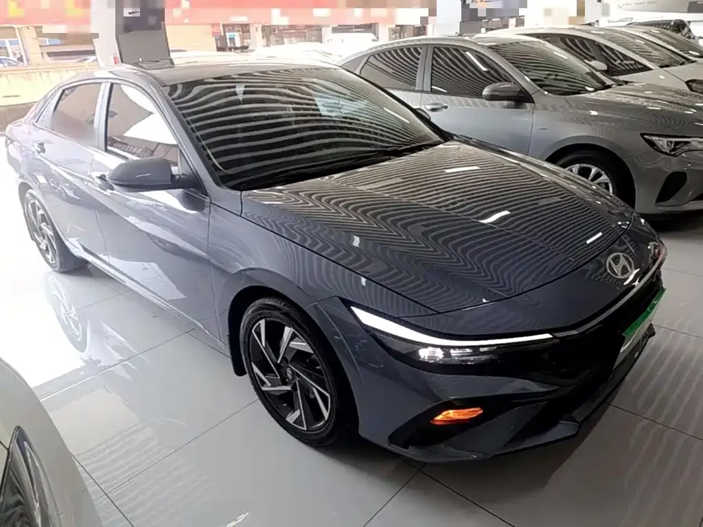 Hyundai Elantra — фото 10
