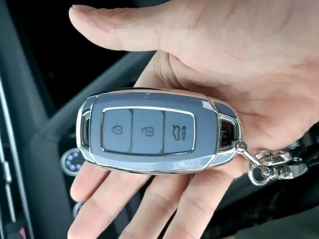 Hyundai Elantra — фото 2
