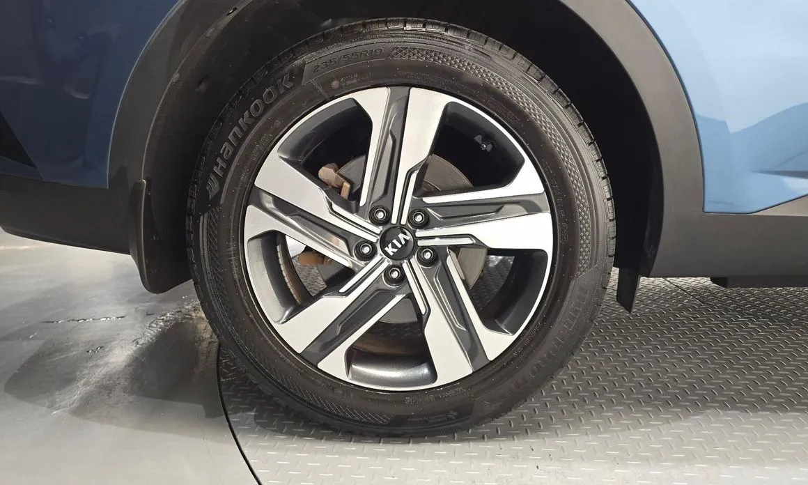 Kia Sorento — фото 10