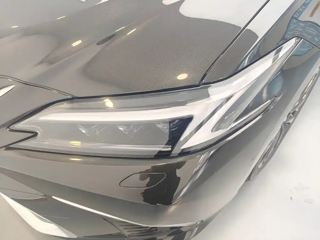 Lexus ES — фото 10