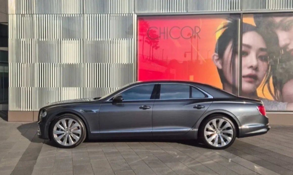 Bentley Flying Spur — фото 8